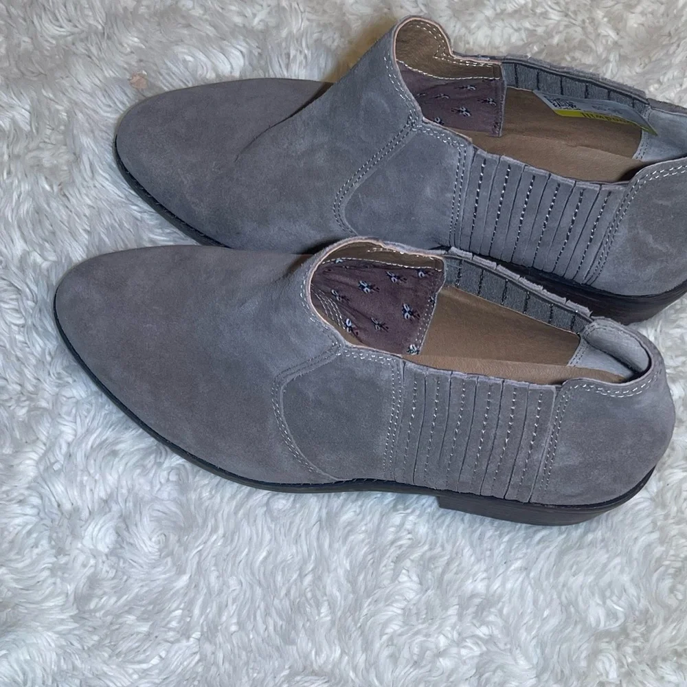 Lucky Brand women’s Gray Suede ankle boots size 9.5